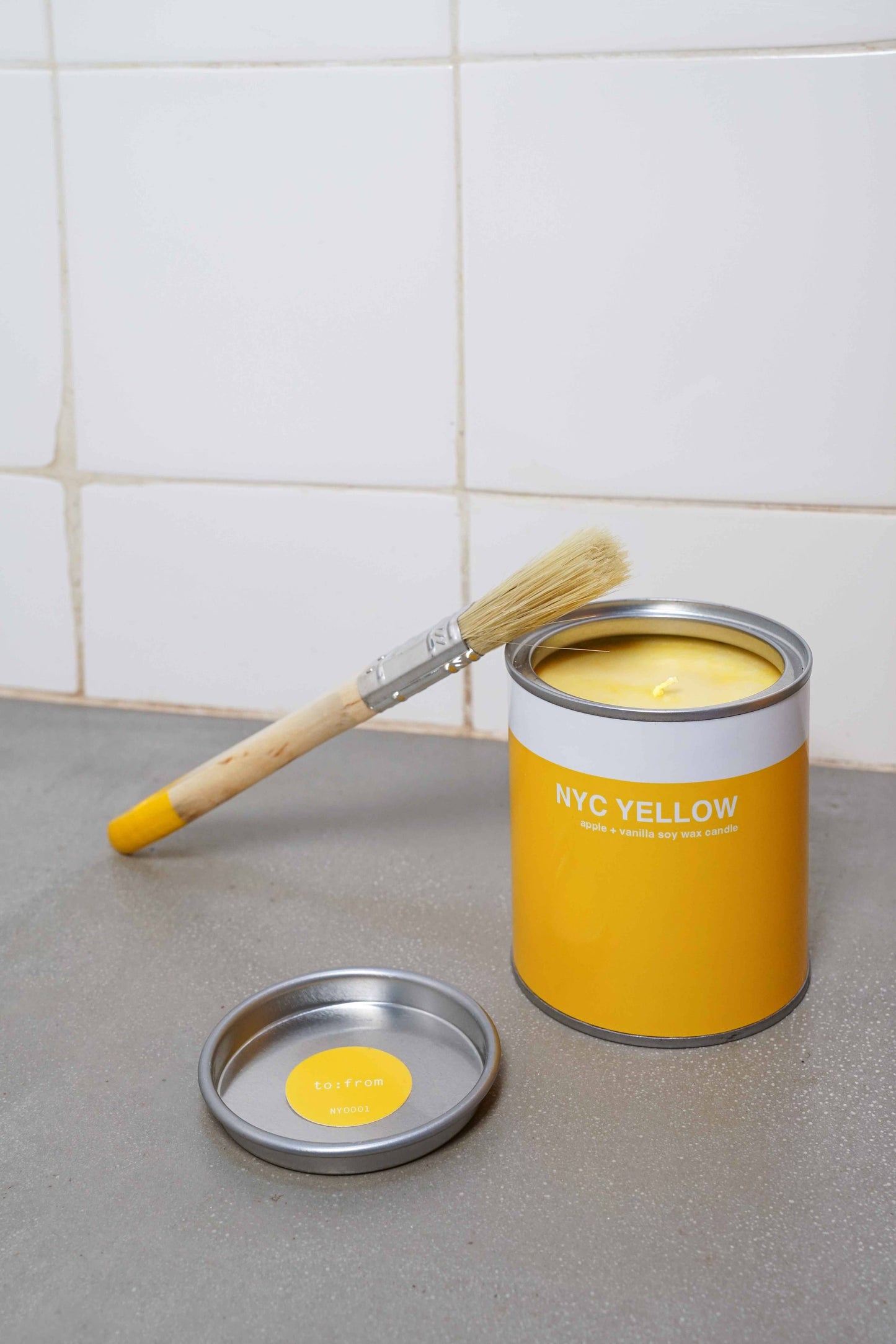 BOUGIE CANETTE JAUNE NEW YORK (POMME+VANILLE)